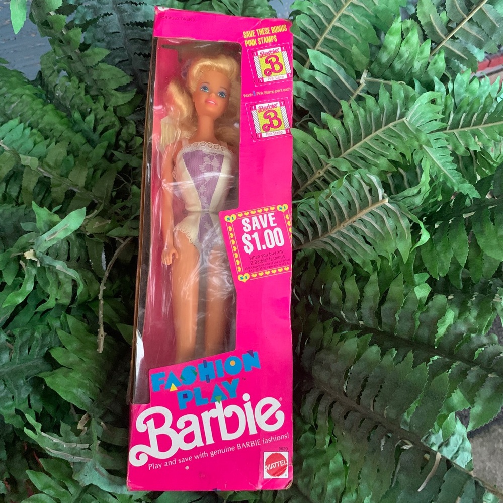 1990 Fashion Play Barbie Doll.